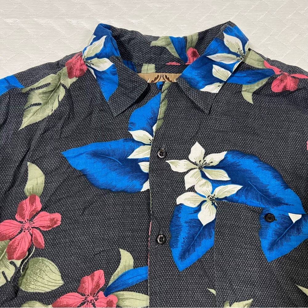 Bruno New York Short Sleeve Men’s Large Hawaiian‎ Shirt Black Blue Red Rayon